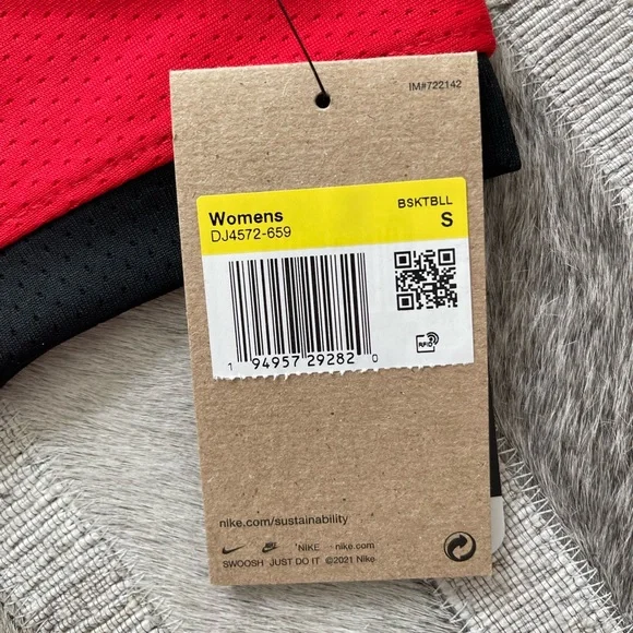 Nike Kelsey Plum #10 LV Aces Jersey 🏀 - Picture 6 of 7